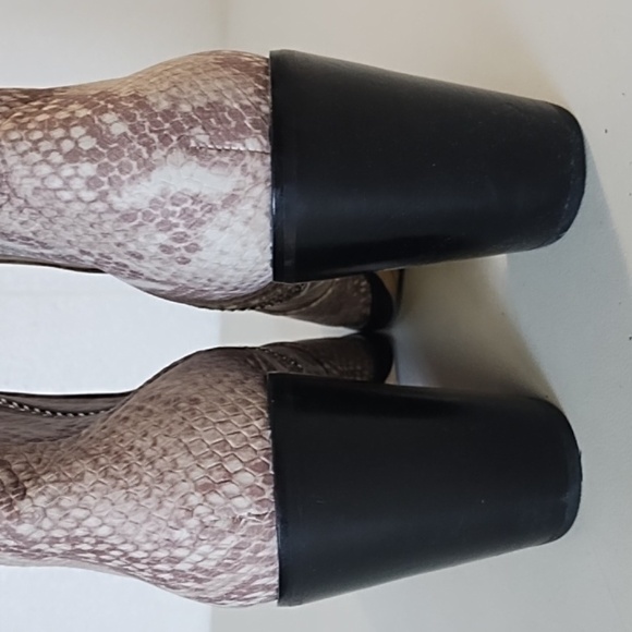 Dolce Vita Snake Embossed Genuine Leather Silver Inner Zipper Samie Boot 8.5 - Picture 3 of 14